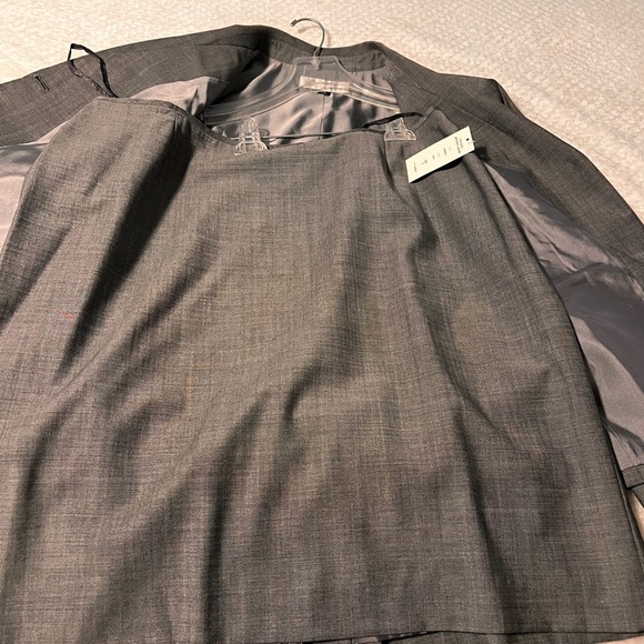 Women’s suit with skirt. New with tags gray, 18, - Picture 5 of 5